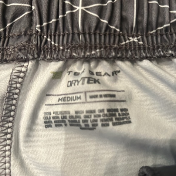 Lot of Three Men’s Tek Gear Dry Tek Shorts. - Picture 6 of 10